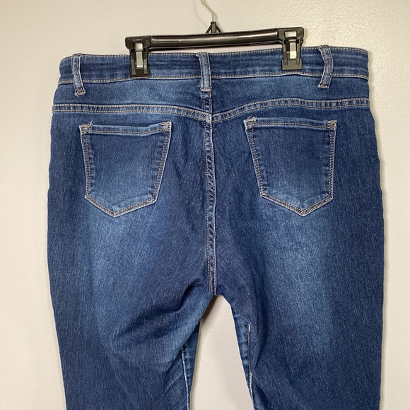 Fashion Nova Ripped Blue Jeans - Picture 6 of 7